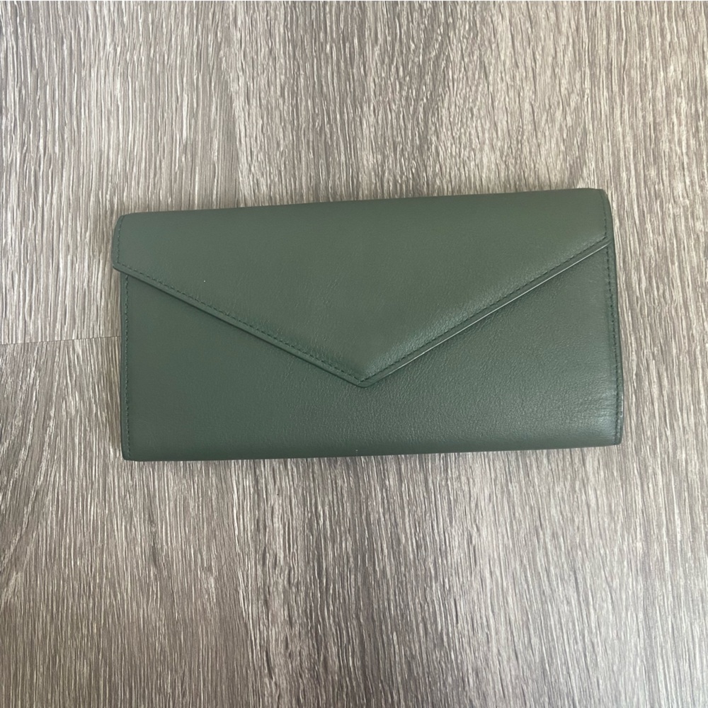 Neely and Chloe Fold-over Pebble Cow Leather Green Wallet